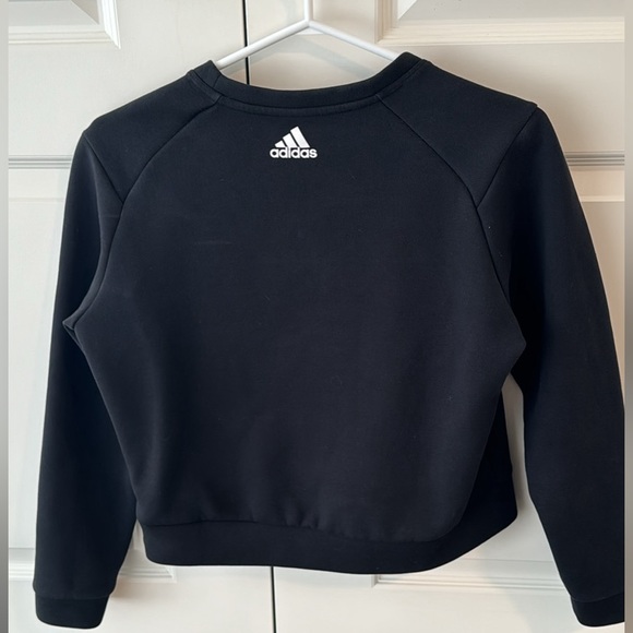 Adidas crop sweater with keyhole cutout - Picture 2 of 2